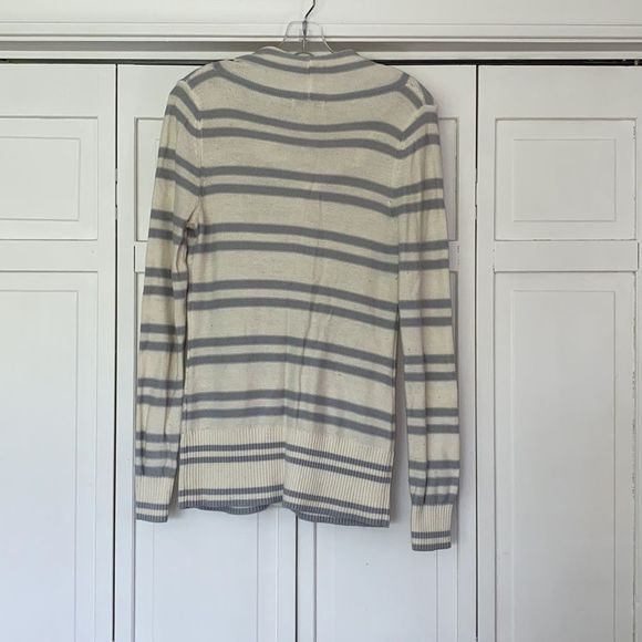 Button up sweater - Picture 2 of 5